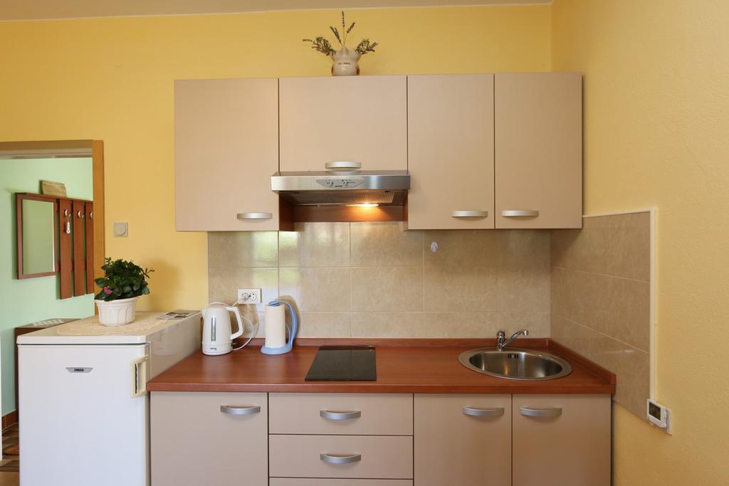 Apartment Mihajic M Климно Экстерьер фото