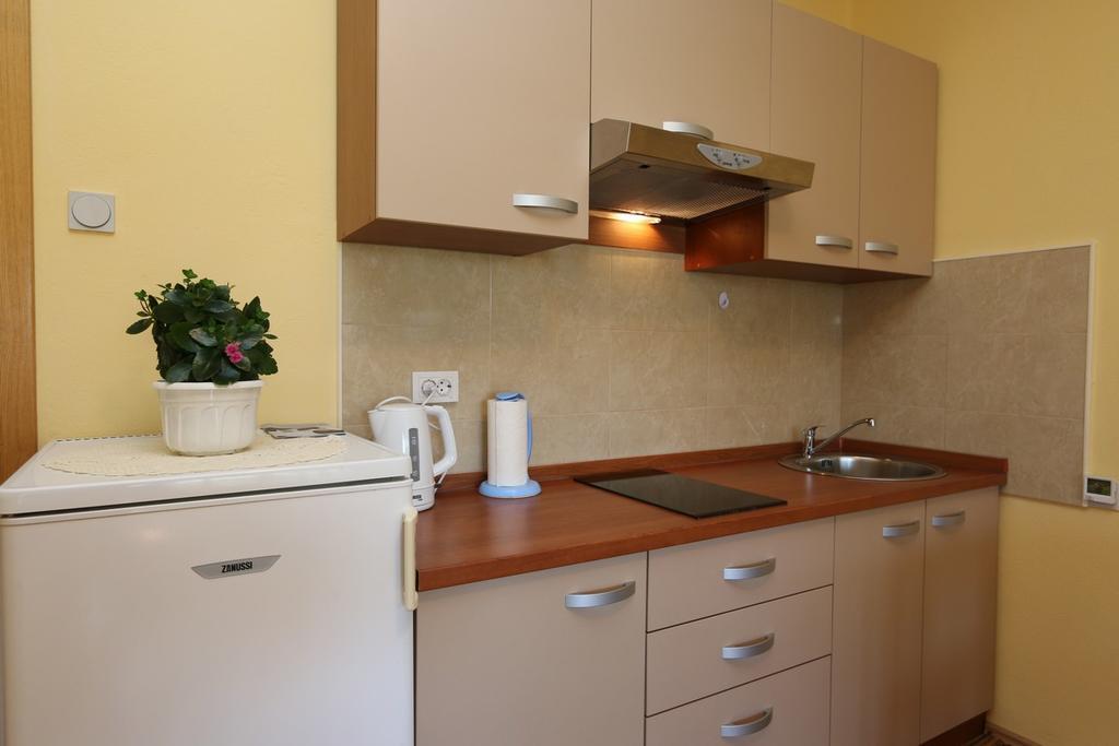 Apartment Mihajic M Климно Экстерьер фото